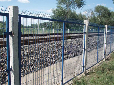 烏魯木齊防護網生產 烏魯木齊公路兩旁防護網報價 烏魯木齊護欄網價格