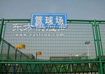鎮(zhèn)雄縣操場圍欄網(wǎng) 興順發(fā)篩網(wǎng)專業(yè)廠家 操場圍欄網(wǎng)廠家直銷圖片