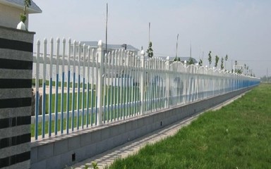 圍墻塑鋼護欄網(wǎng)生產(chǎn)廠家/廣西塑鋼護欄網(wǎng)價格